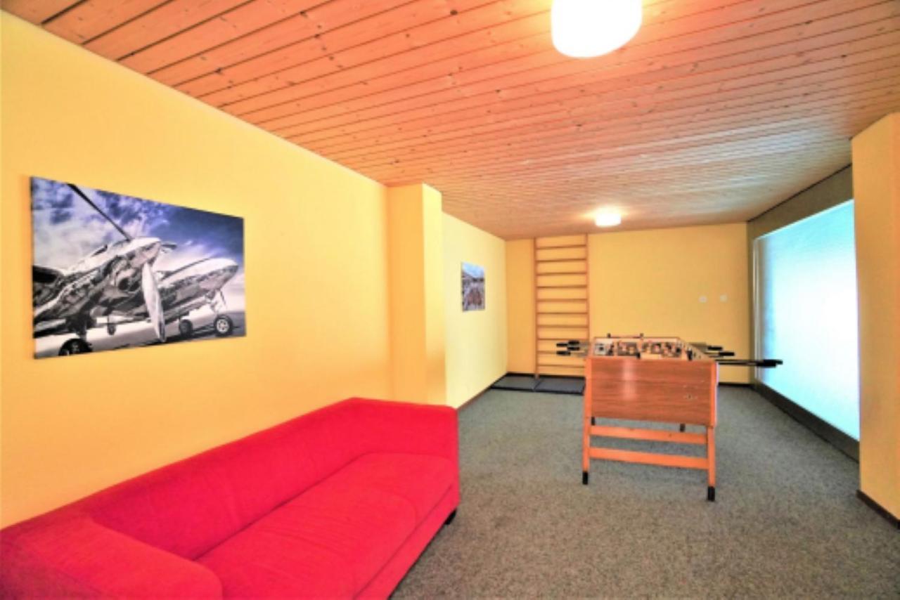 Lovely 1-Bedroom Vacation Studio Apartment With Pool And Sauna Laax Bagian luar foto